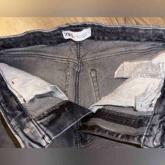 Women’s High Rise Side Slit Jean’s ZARA US4/EUR36 - Picture 9 of 10